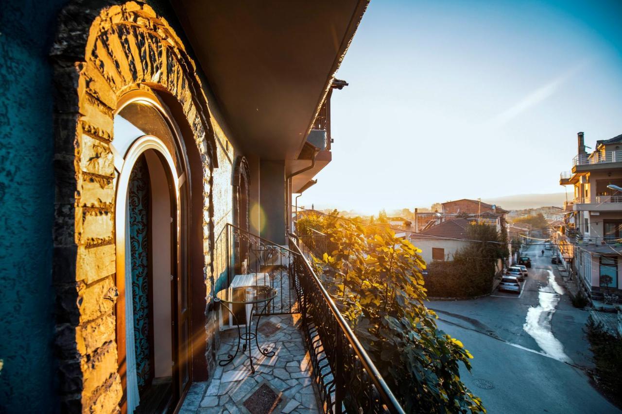 Vila Eden Boutique Hotel Korce Exterior foto