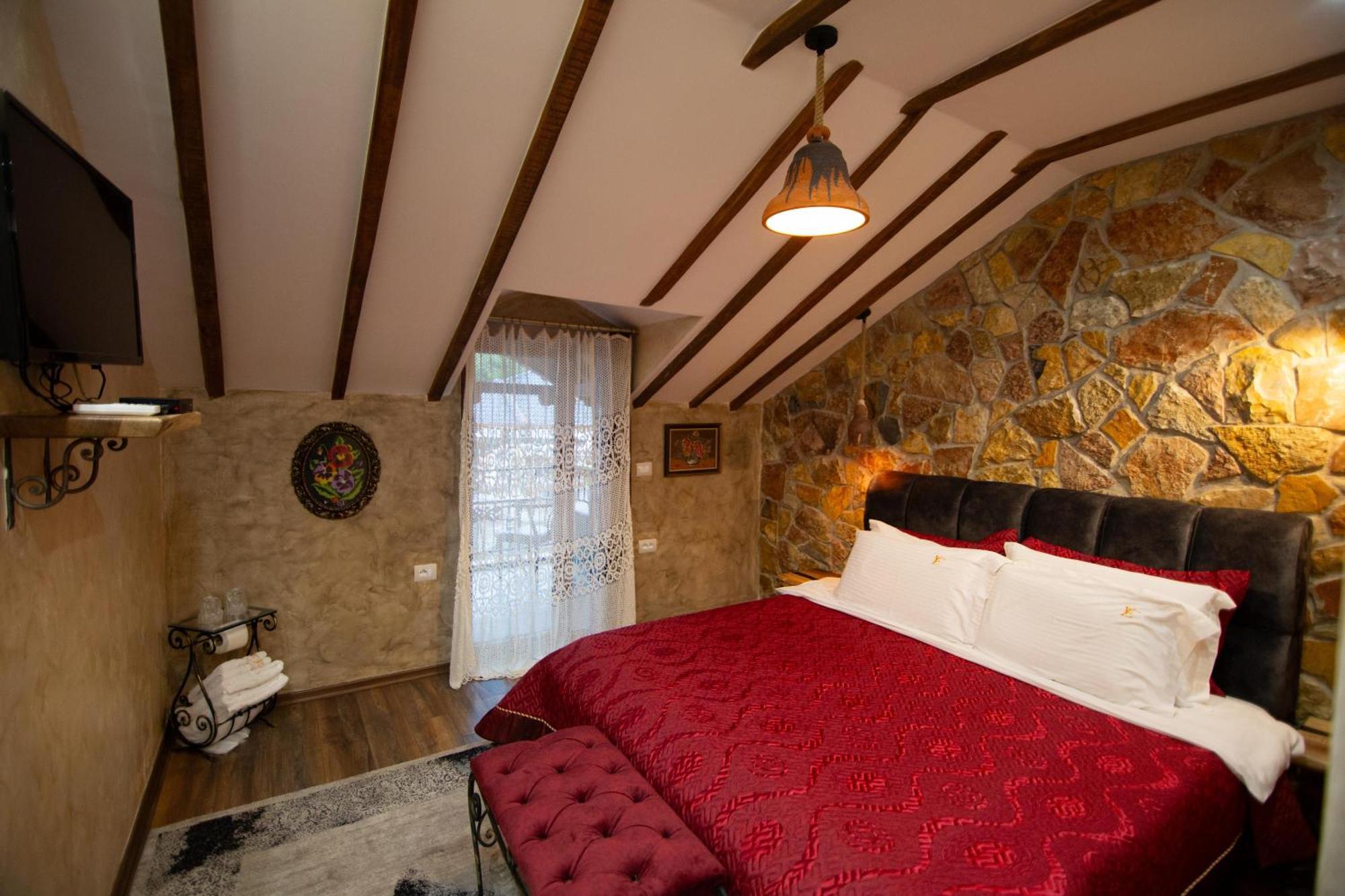 Vila Eden Boutique Hotel Korce Quarto foto